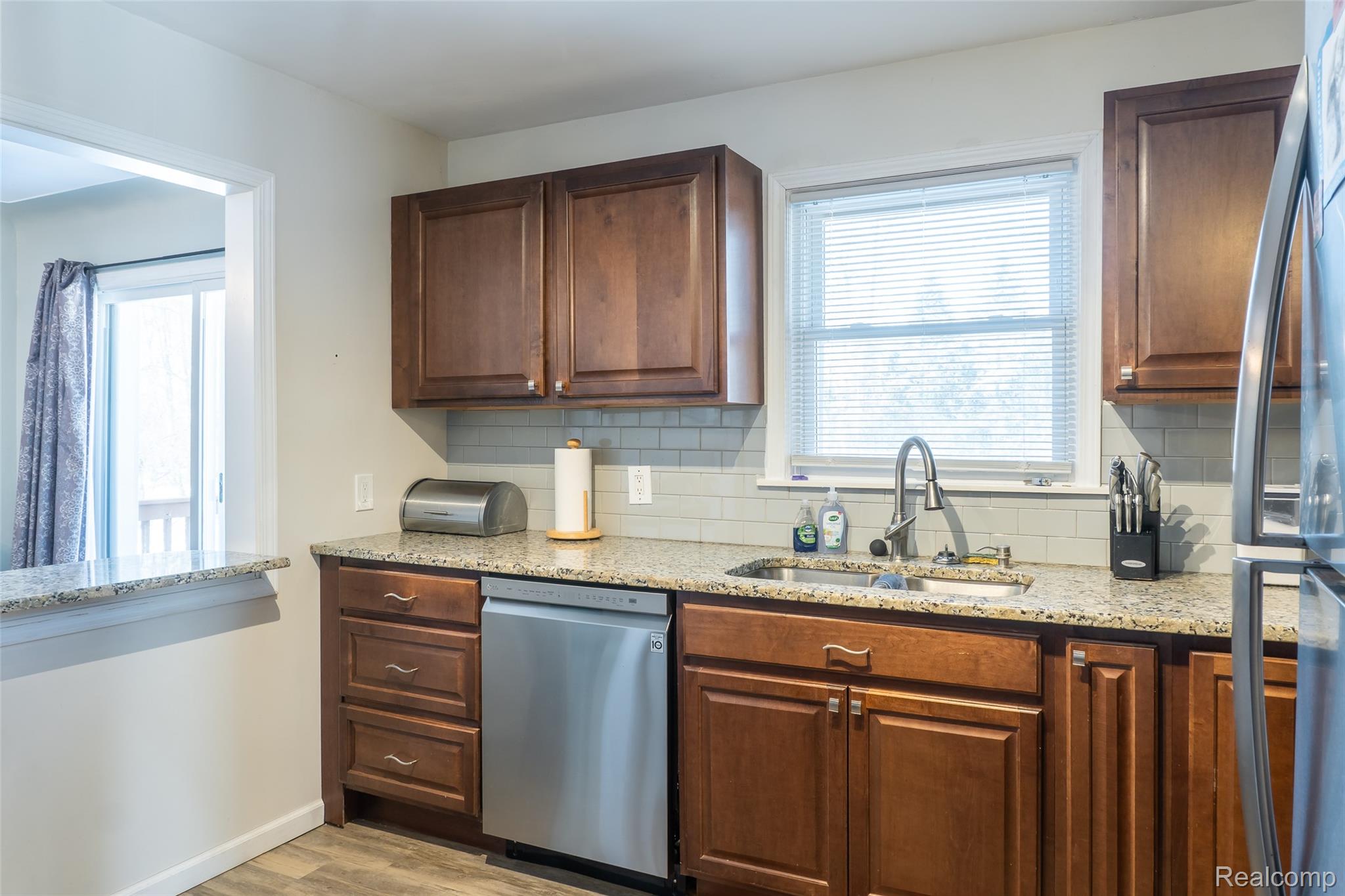 4701 Clintonville Road Clarkston, MI 48346 - Photo 19 of 58 12-ClintonvilleRd_4701_Kitchen_04.jpg