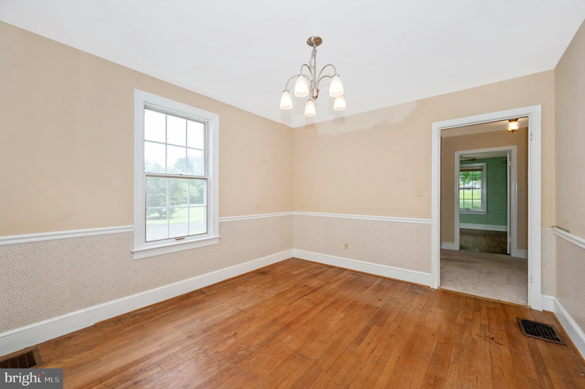 5942 Quinn Road Frederick, MD 21701 - Photo 8 of 57 Dining room