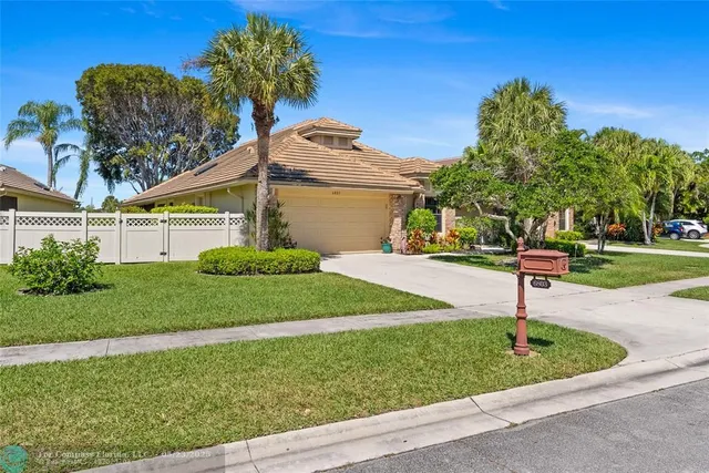 $460,000 | 6803 Bitterbush Place, Boynton Beach, FL 33472