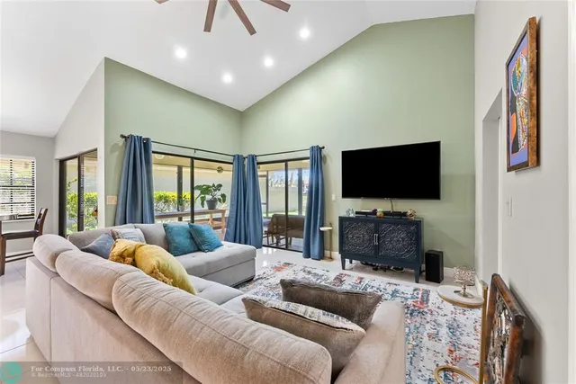 $460,000 | 6803 Bitterbush Place, Boynton Beach, FL 33472