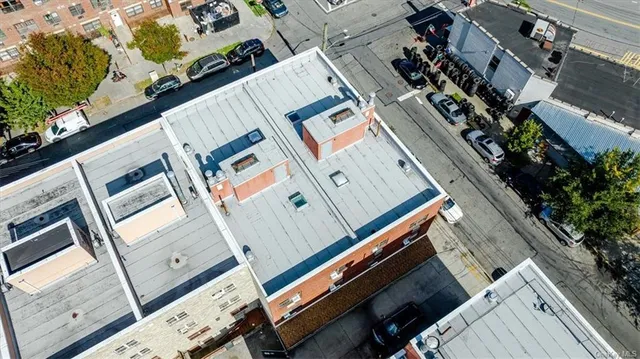 $1,150,000 | 1696 Banyer Place | Soundview