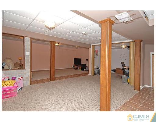 35 Overhill Road East Brunswick, NJ 08816 - Photo 13 of 22 Gallery Image 13