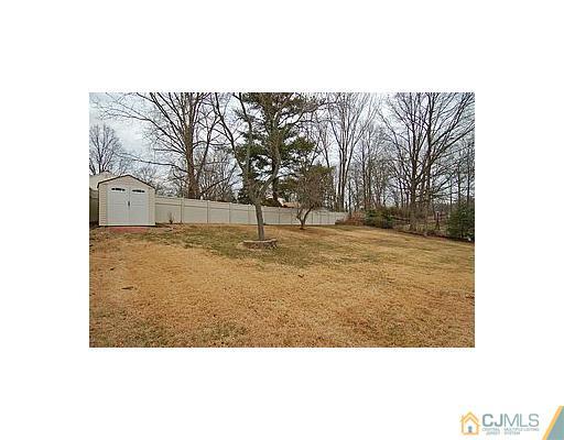 35 Overhill Road East Brunswick, NJ 08816 - Photo 16 of 22 Gallery Image 16