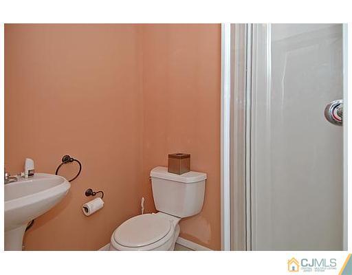 35 Overhill Road East Brunswick, NJ 08816 - Photo 19 of 22 Gallery Image 19