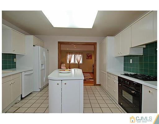 35 Overhill Road East Brunswick, NJ 08816 - Photo 3 of 22 Gallery Image 3
