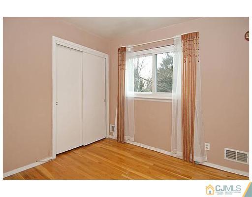 35 Overhill Road East Brunswick, NJ 08816 - Photo 6 of 22 Gallery Image 6