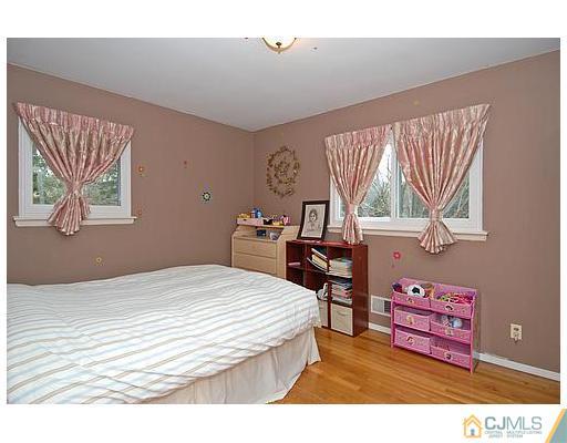 35 Overhill Road East Brunswick, NJ 08816 - Photo 7 of 22 Gallery Image 7