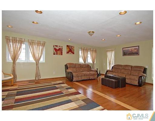35 Overhill Road East Brunswick, NJ 08816 - Photo 10 of 22 Gallery Image 10