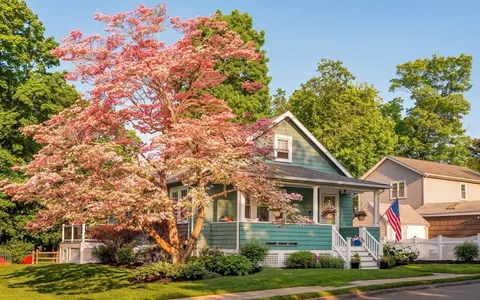 $669,900 | 54 Endicott Road, Stoneham, MA 02180
