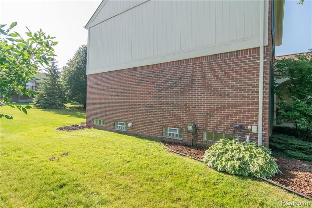 3055 Lexham Lane Rochester Hills, MI 48309 - Photo 32 of 35