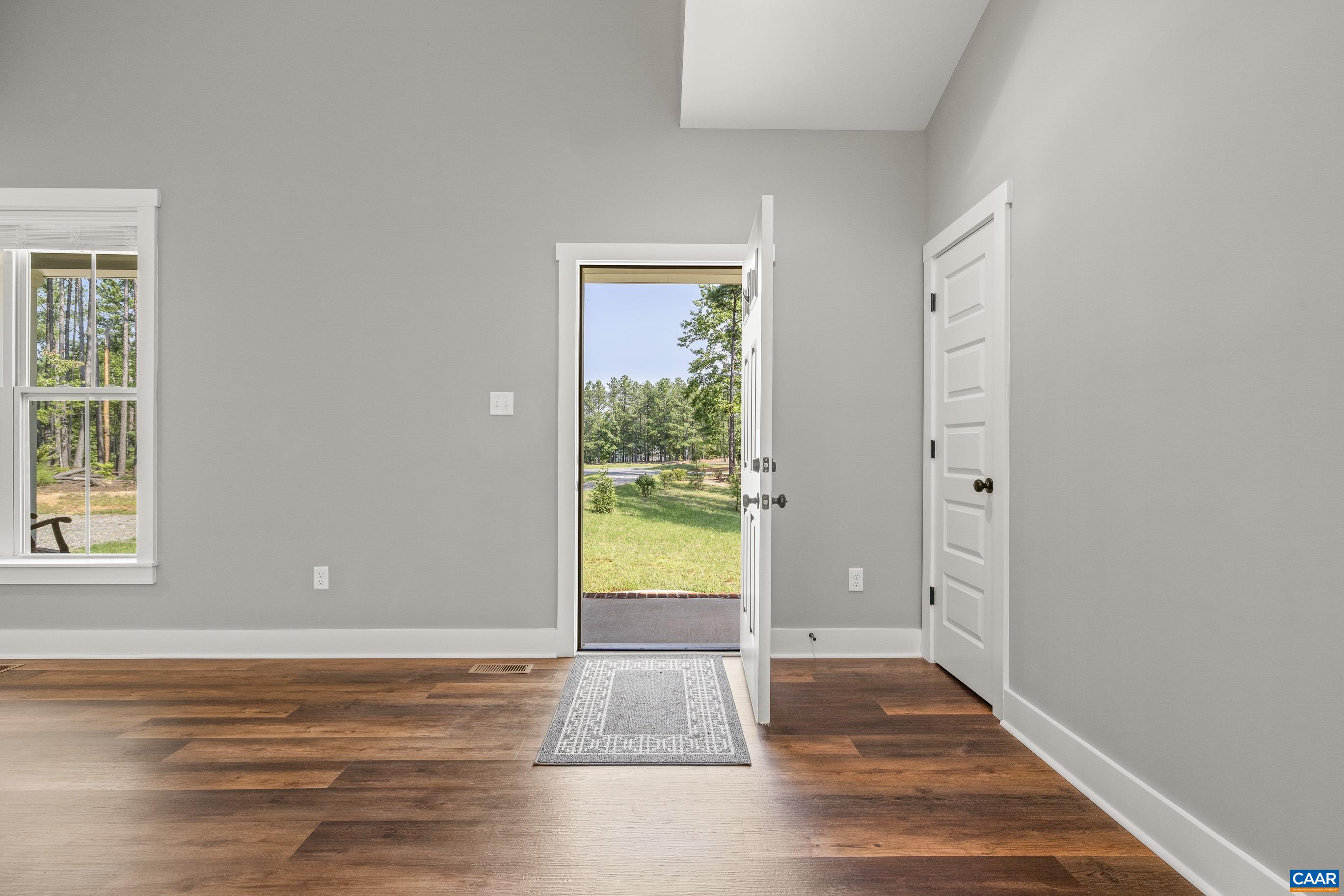 6 Frst Rdg Lane Scottsville, VA 24590 - Photo 4 of 37 Gallery Image 4