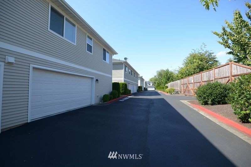 18900 108th Lane Southeast Renton, WA 98055 - Photo 12 of 12 Gallery Image 12
