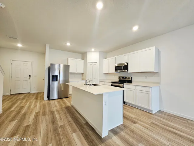 $2,000 | 1653 Garden Grove Court, Jacksonville, FL 32277