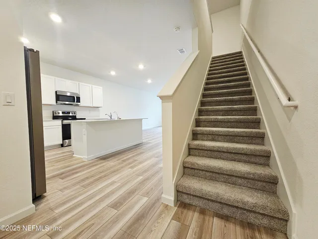 $2,000 | 1653 Garden Grove Court, Jacksonville, FL 32277