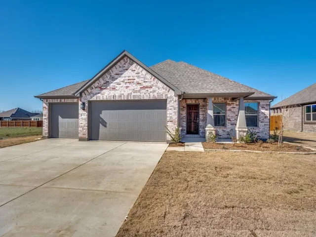$420,000 | 616 Kyle Drive, Tioga, TX 76271