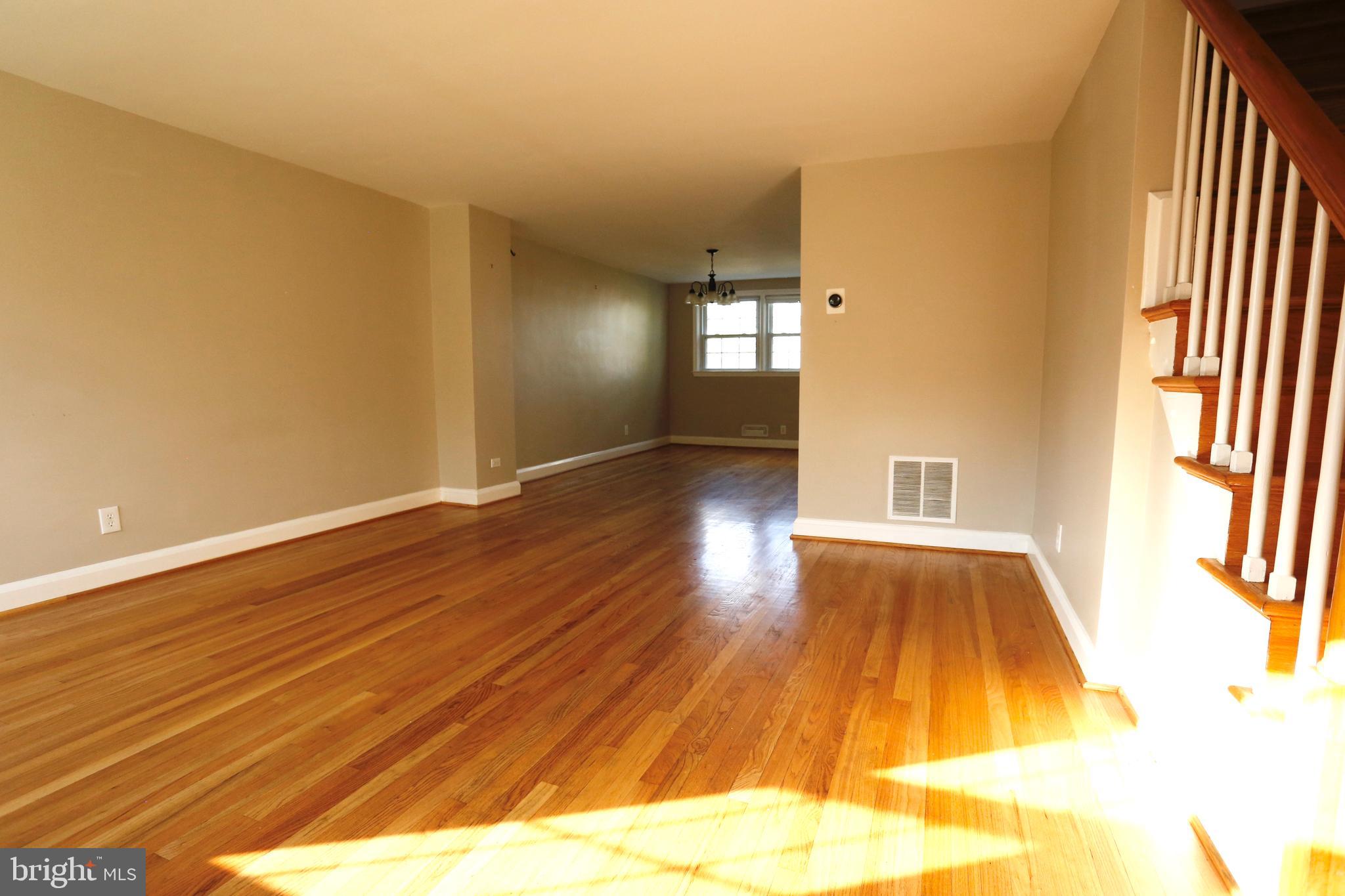 1225 Newfield Road Baltimore, MD 21207 - Photo 3 of 31 Living Room
