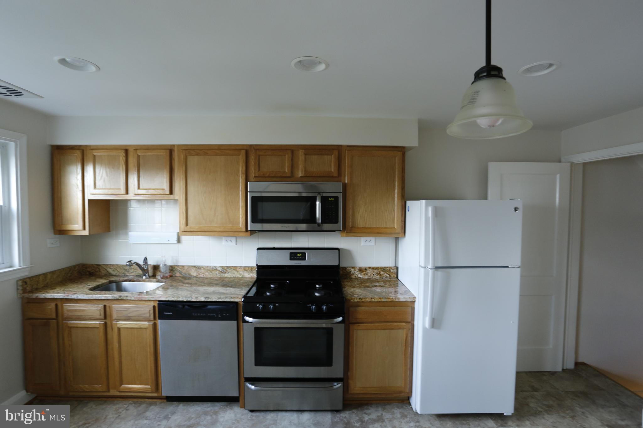 1225 Newfield Road Baltimore, MD 21207 - Photo 8 of 31 Kitchen