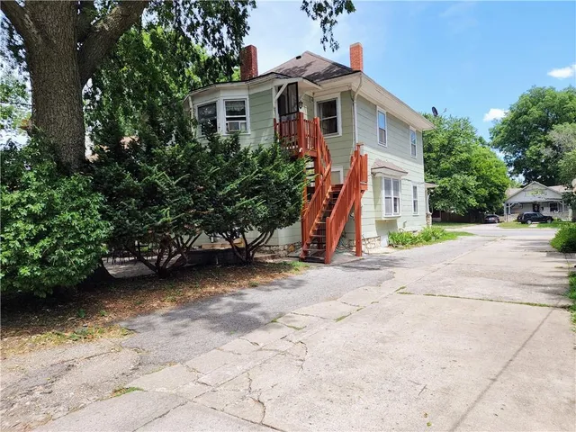 $255,000 | 1100 South Noland Road, Independence, MO 64050