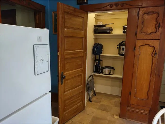 $255,000 | 1100 South Noland Road, Independence, MO 64050