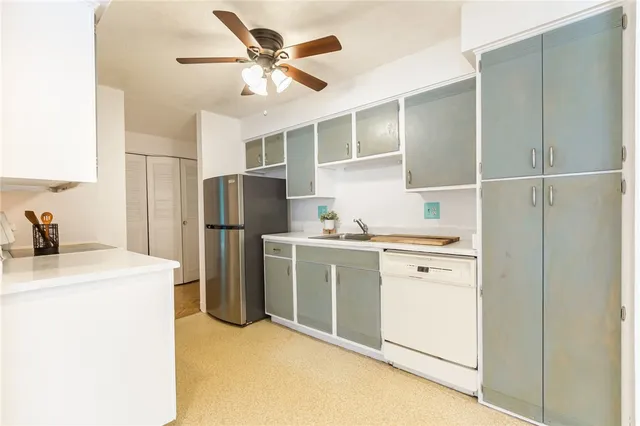 $99,900 | 805 Westage At The Harbor, Irondequoit, NY 14617