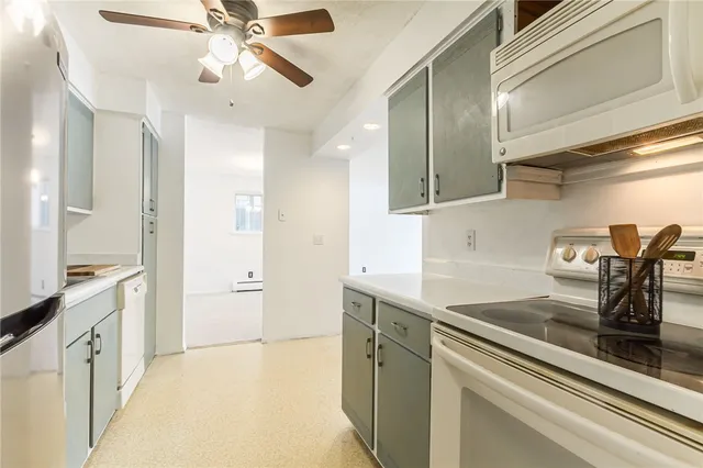 $99,900 | 805 Westage At The Harbor, Irondequoit, NY 14617