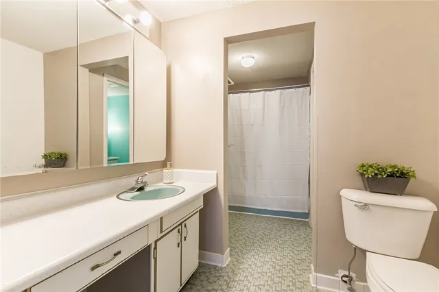 $99,900 | 805 Westage At The Harbor, Irondequoit, NY 14617