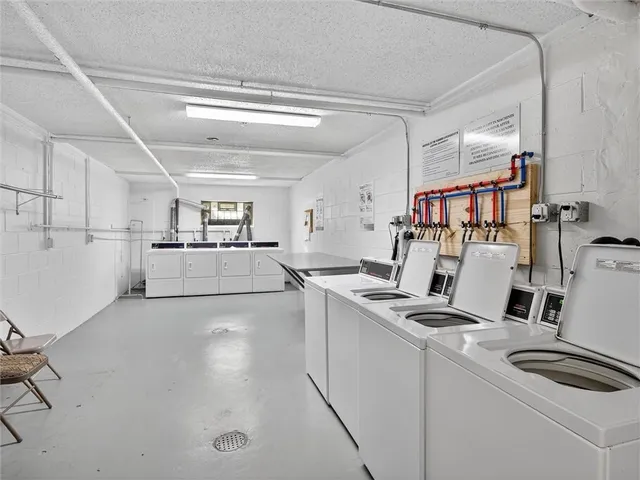 $99,900 | 805 Westage At The Harbor, Irondequoit, NY 14617