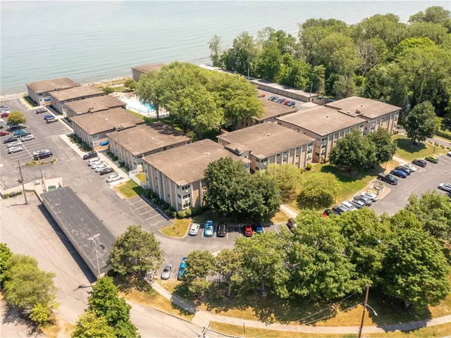 $99,900 | 805 Westage At The Harbor, Irondequoit, NY 14617