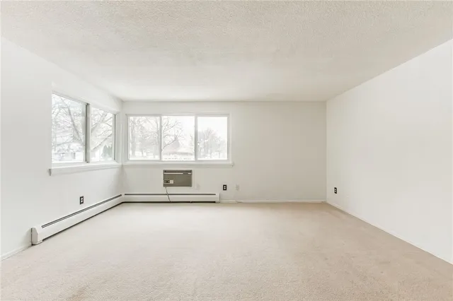 $99,900 | 805 Westage At The Harbor, Irondequoit, NY 14617