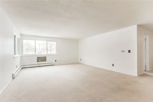 $99,900 | 805 Westage At The Harbor, Irondequoit, NY 14617