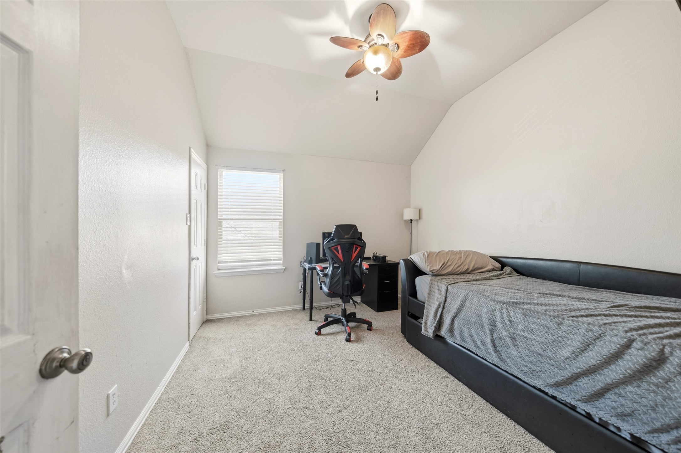 8111 Little Scarlet Street Conroe, TX 77385 - Photo 14 of 24