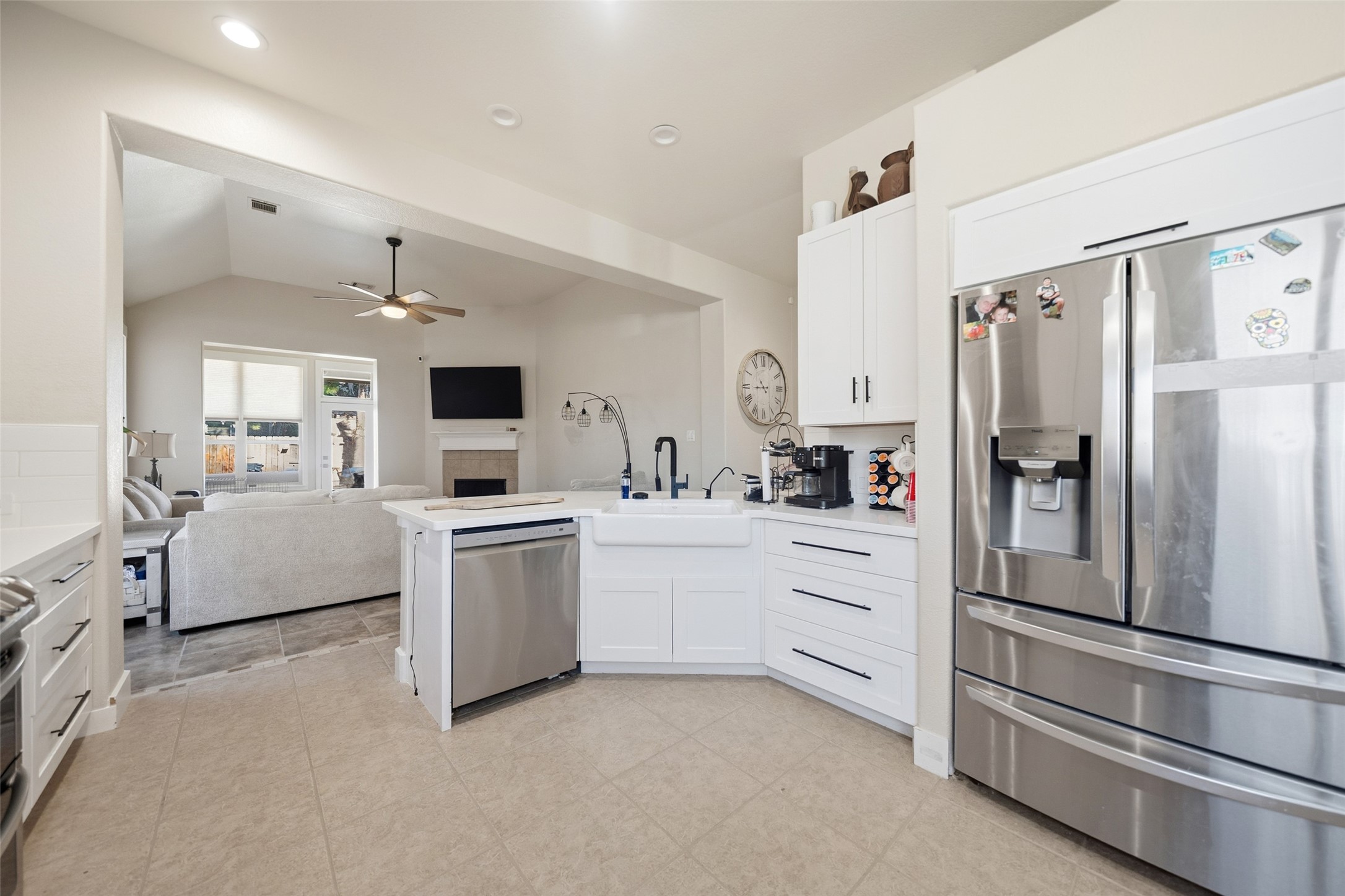 8111 Little Scarlet Street Conroe, TX 77385 - Photo 8 of 24