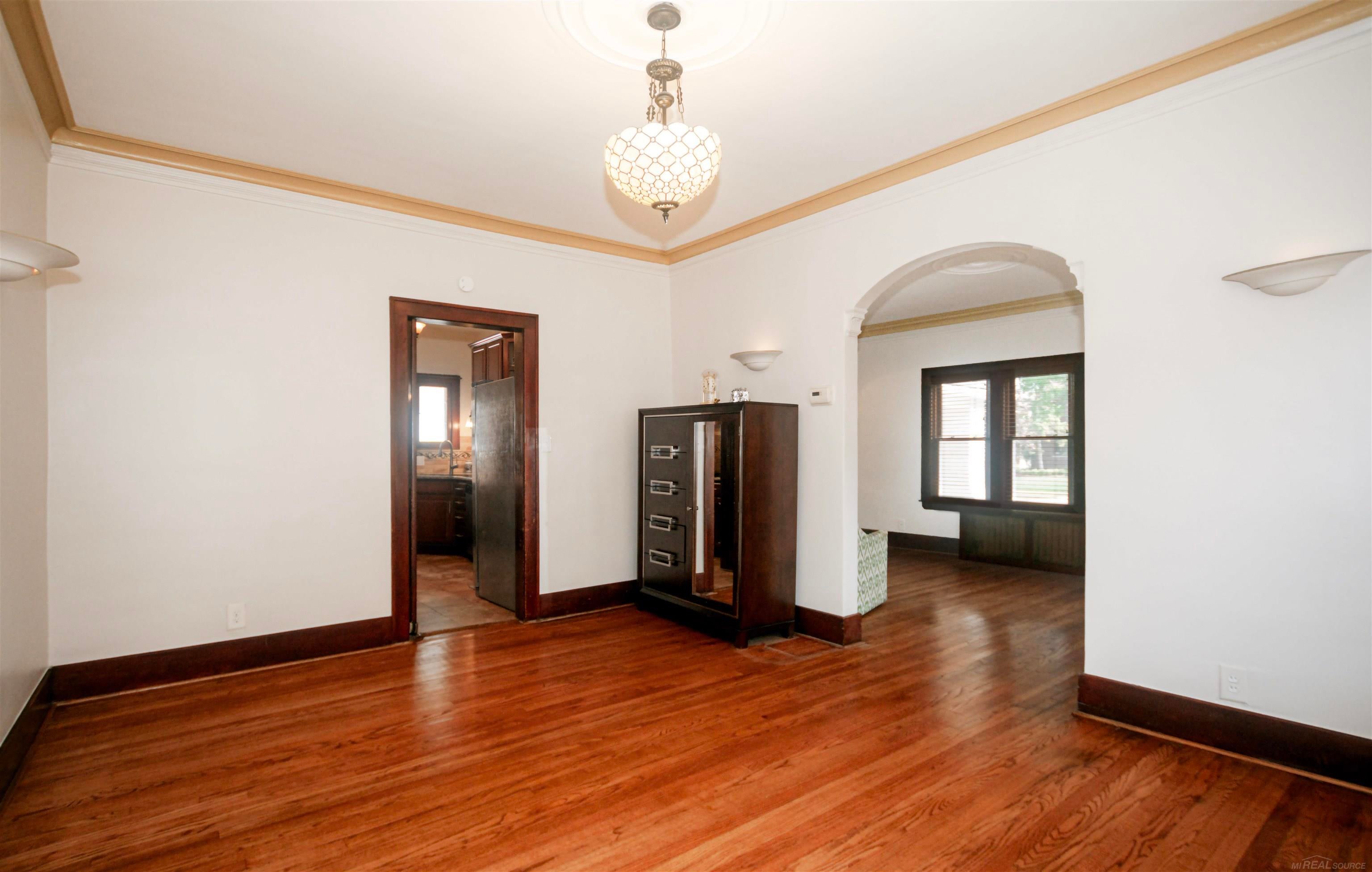 891 Washington Road Grosse Pointe, MI 48230 - Photo 10 of 50 Gallery Image 10
