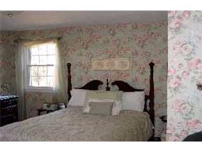 110 North Amherst Road Bedford, NH 03110 - Photo 8 of 9