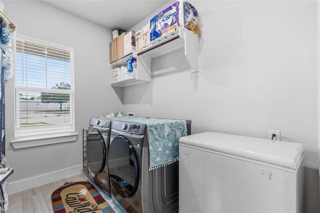 411 West Harwood Road Euless, TX 76039 - Photo 27 of 40