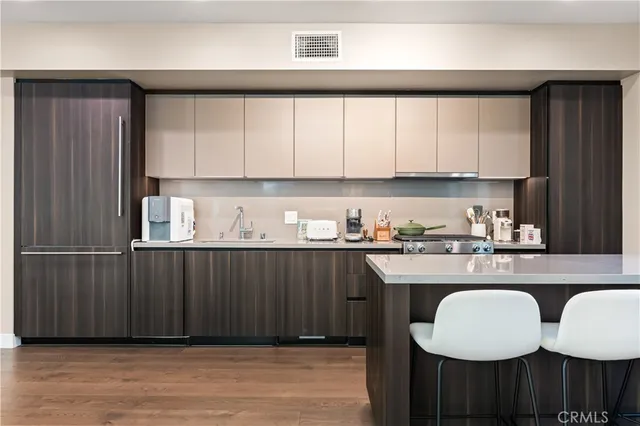 $1,185,000 | 39 South Los Robles Avenue, Unit 3001, Pasadena, CA 91101