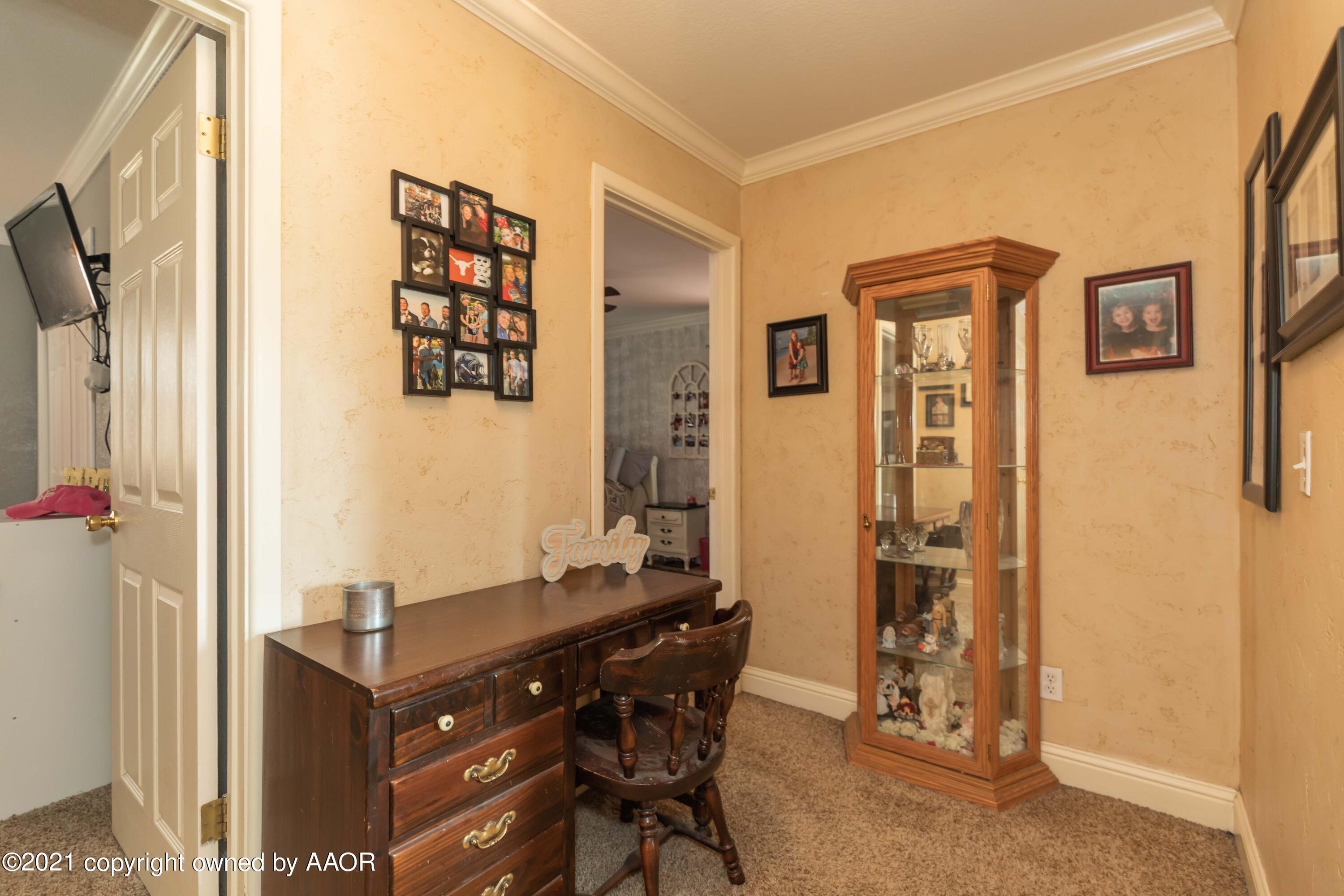 2808 John Drive Amarillo, TX 79110 - Photo 20 of 39 HALL
