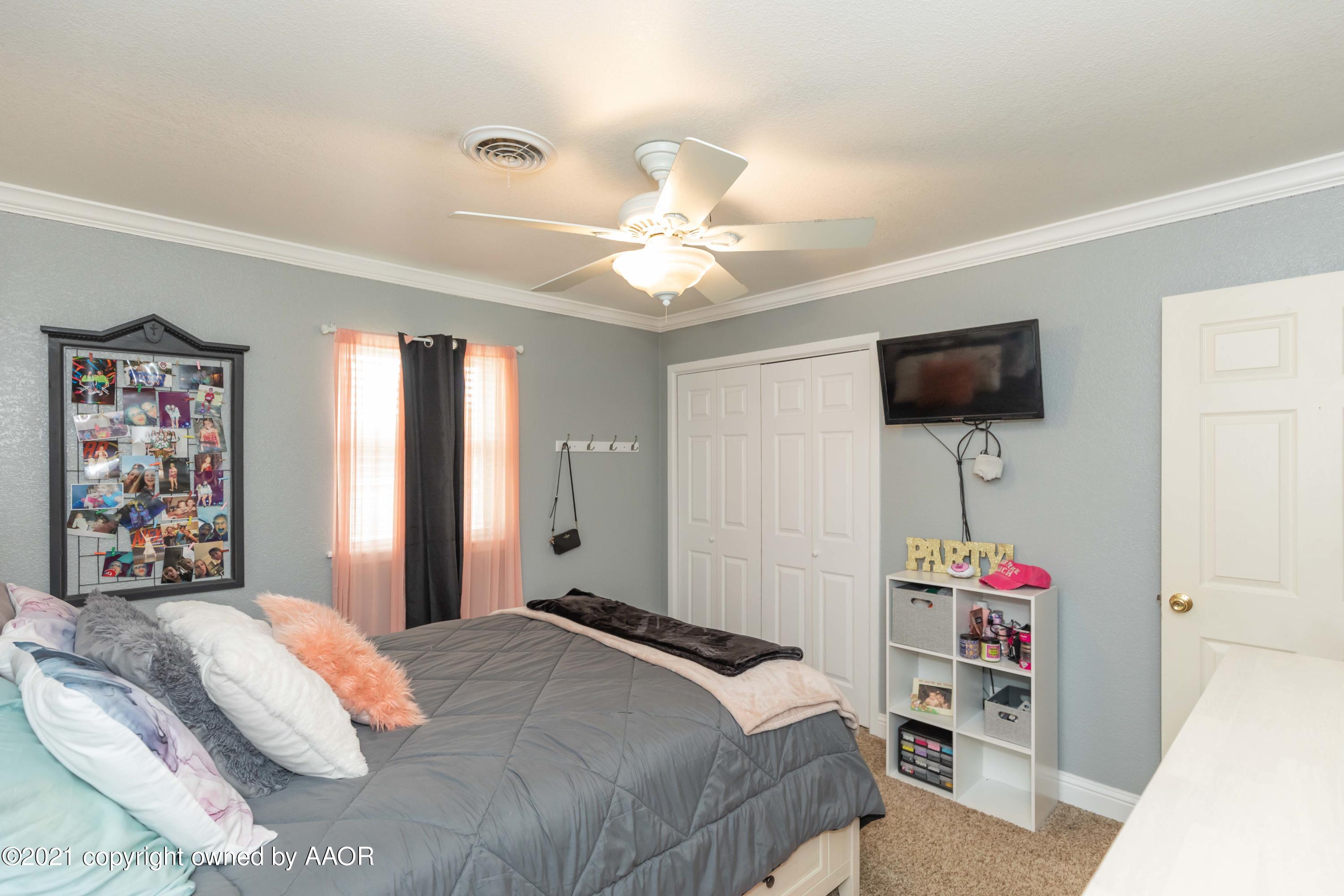 2808 John Drive Amarillo, TX 79110 - Photo 27 of 39 BEDROOM 3 VIEW 2