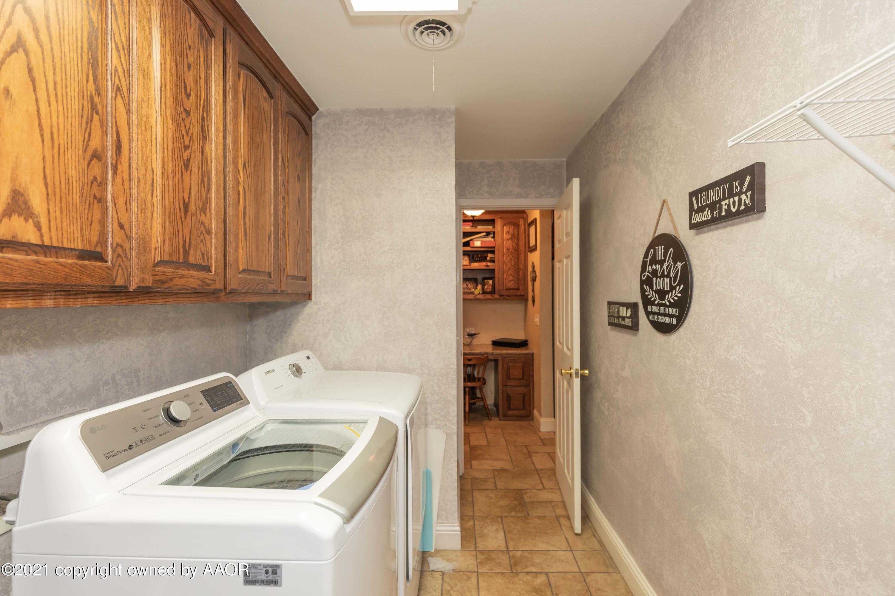 2808 John Drive Amarillo, TX 79110 - Photo 33 of 39 UTILITY VIEW 3