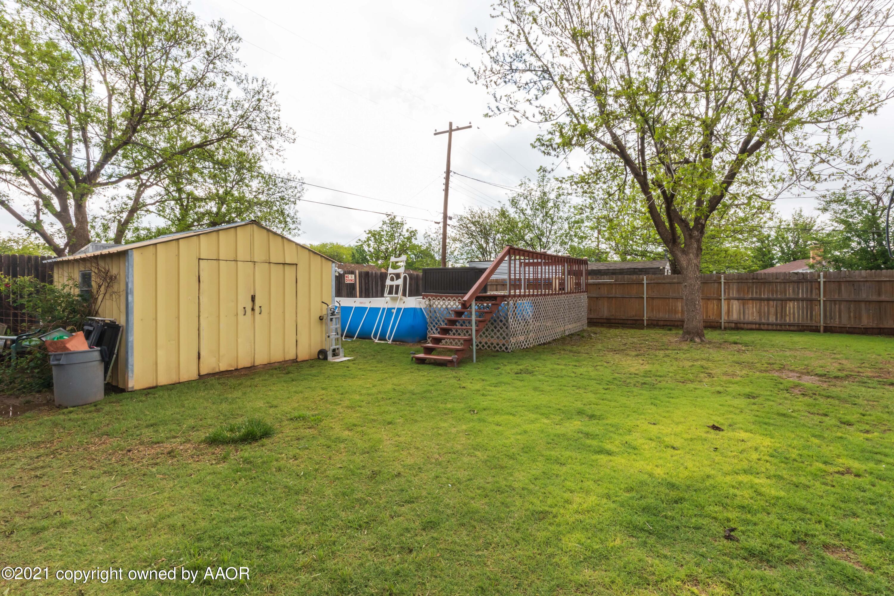 2808 John Drive Amarillo, TX 79110 - Photo 36 of 39 BACKYARD VIEW 2