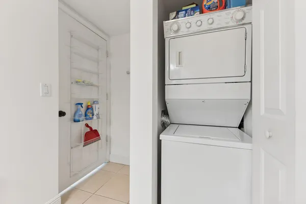 $3,200 | 610 Clematis Street, Unit 209, West Palm Beach, FL 33401