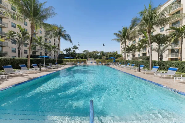 $3,200 | 610 Clematis Street, Unit 209, West Palm Beach, FL 33401