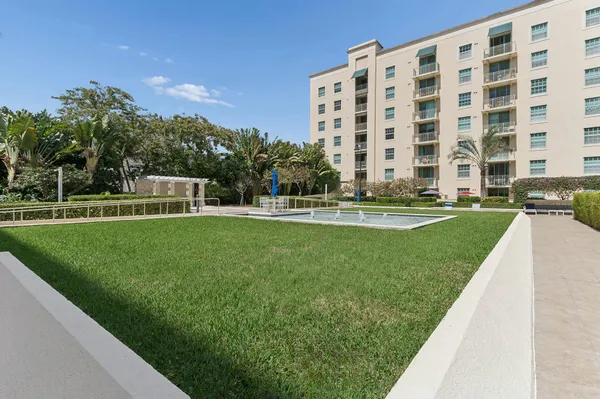 $3,200 | 610 Clematis Street, Unit 209, West Palm Beach, FL 33401