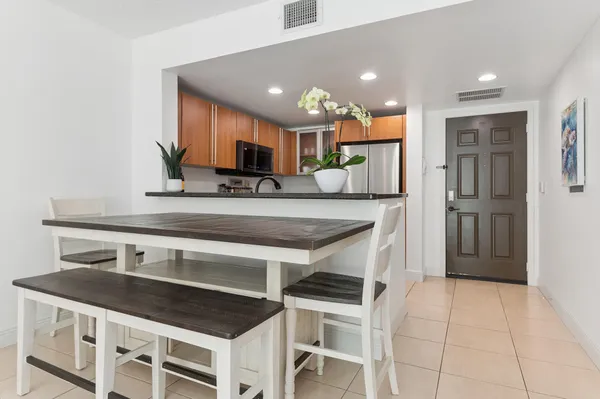 $3,200 | 610 Clematis Street, Unit 209, West Palm Beach, FL 33401