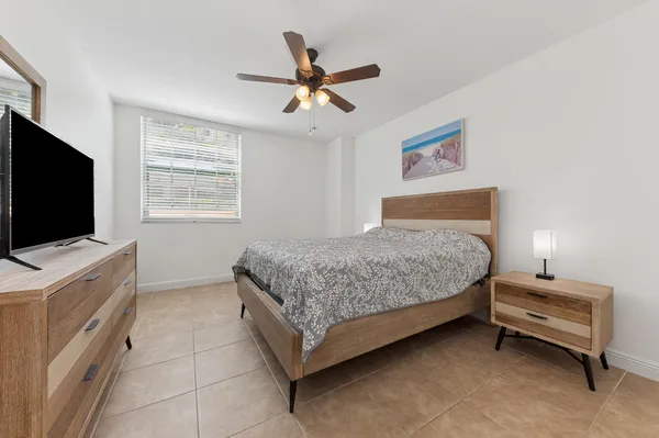 $3,200 | 610 Clematis Street, Unit 209, West Palm Beach, FL 33401