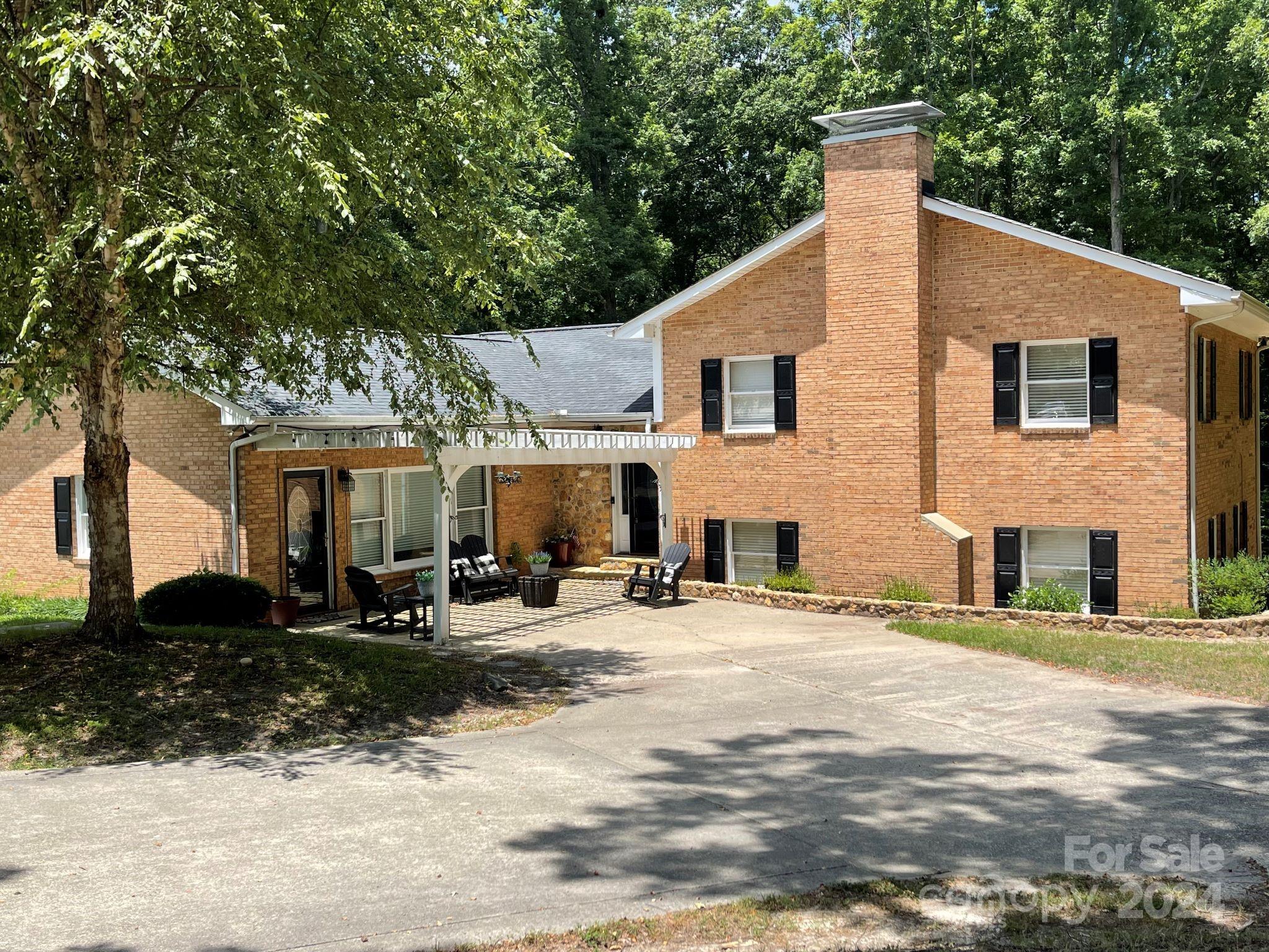 4049 Puetts Chapel Road Dallas, NC 28034 - Photo 1 of 40 Gallery Image 1