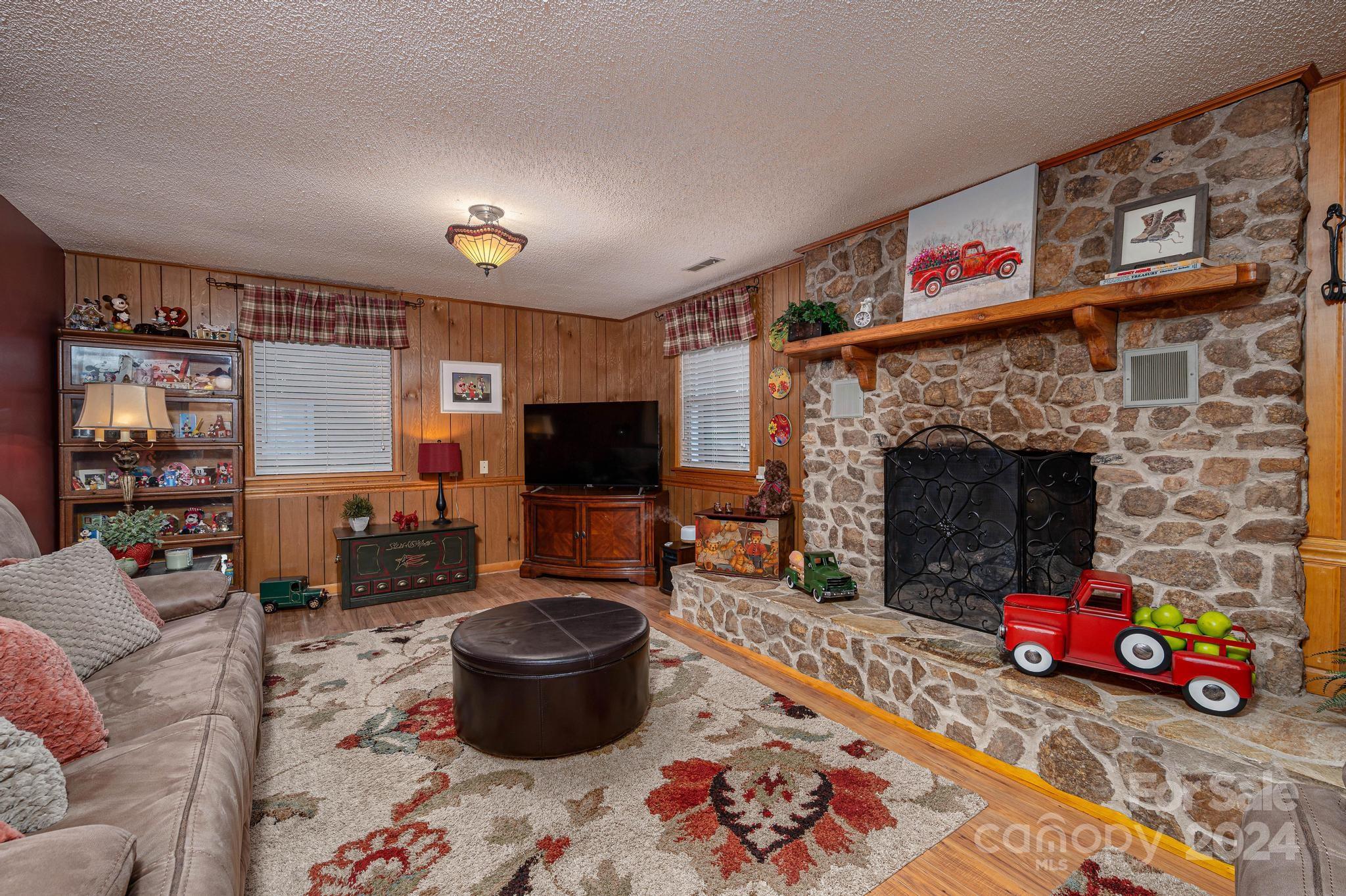 4049 Puetts Chapel Road Dallas, NC 28034 - Photo 12 of 40 Gallery Image 12