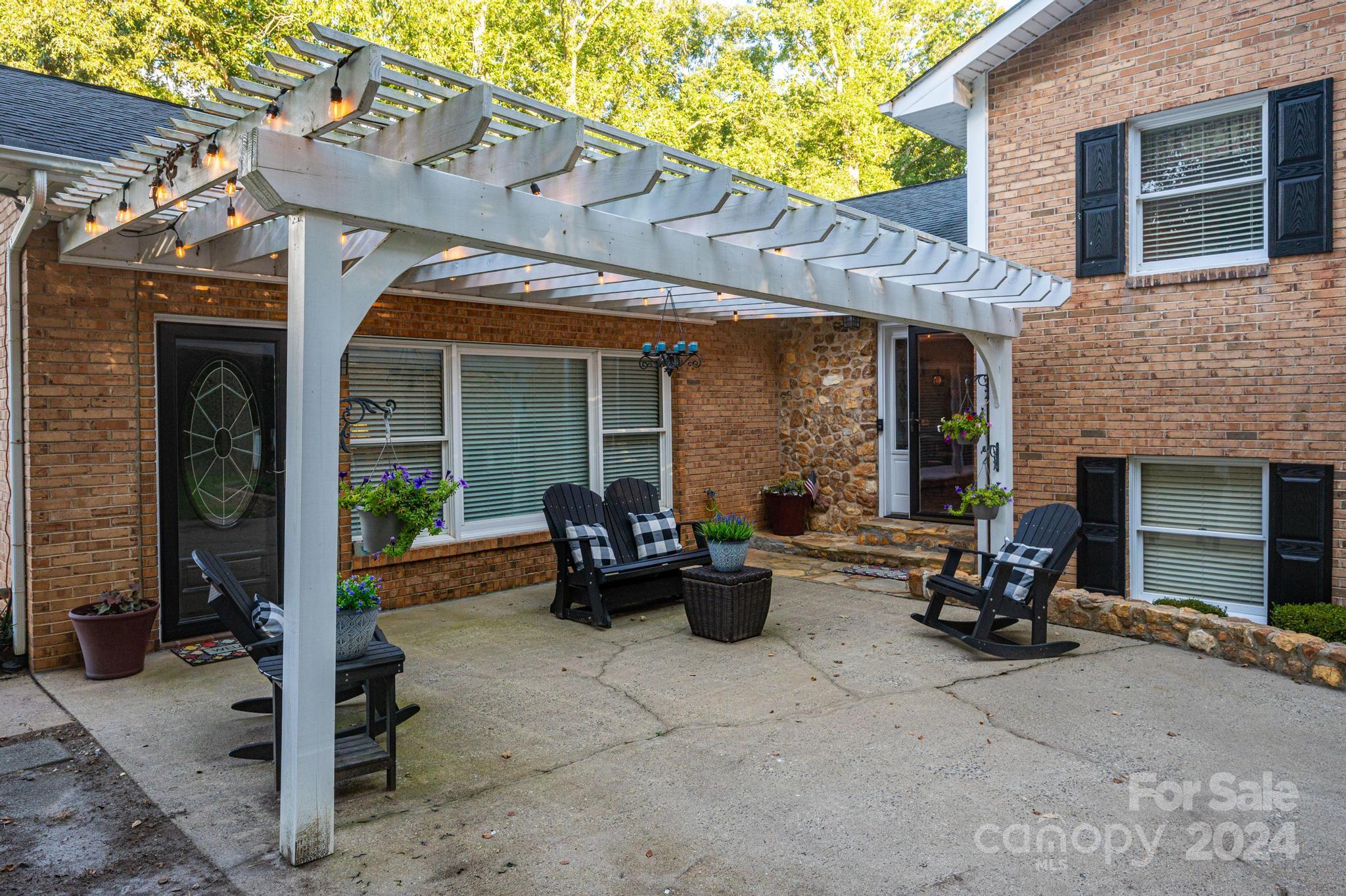 4049 Puetts Chapel Road Dallas, NC 28034 - Photo 2 of 40 Gallery Image 2