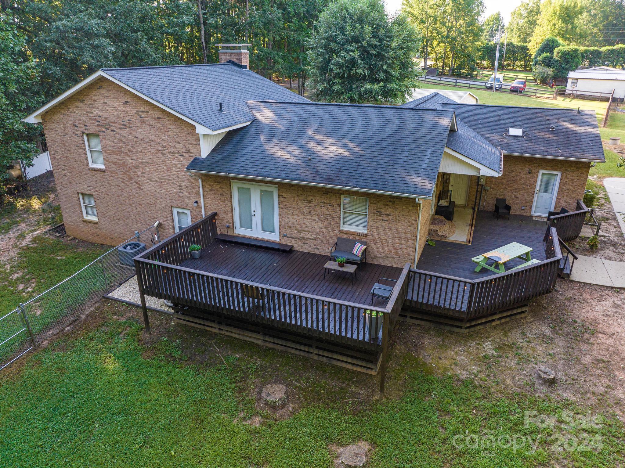 4049 Puetts Chapel Road Dallas, NC 28034 - Photo 4 of 40 Gallery Image 4