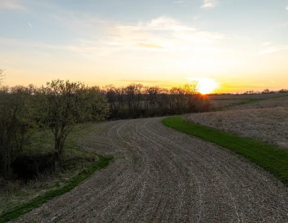 $4,624,080 | 133 Highway 133, Cassville, WI 53806